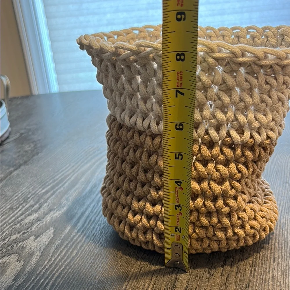 ✨BRAND NEW✨ HANDCRAFTED 2 TON TAN WOVRN BASKET